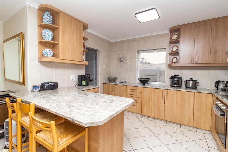 To Let 3 Bedroom Property for Rent in Table View Western Cape